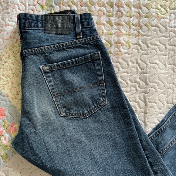 Levi's High Rise Bootcut Jeans - Picture 7 of 10